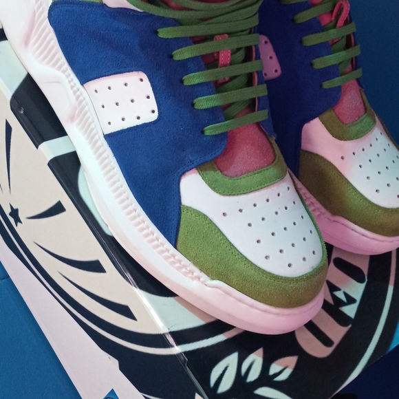 Limited Edition Never Satisfied Exclusive Hi-Top Retro Sneakers main image 7